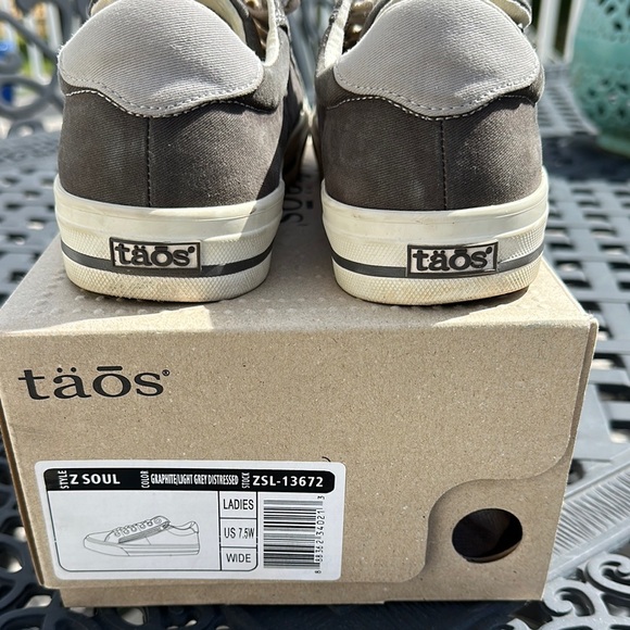 Taos Footwear Z Soul Gray and Cream Casual Sneakers - Picture 5 of 13